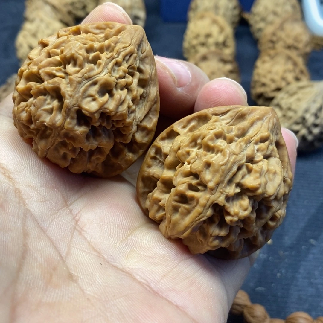 文玩核桃吊坠乾坤狮子头40尺