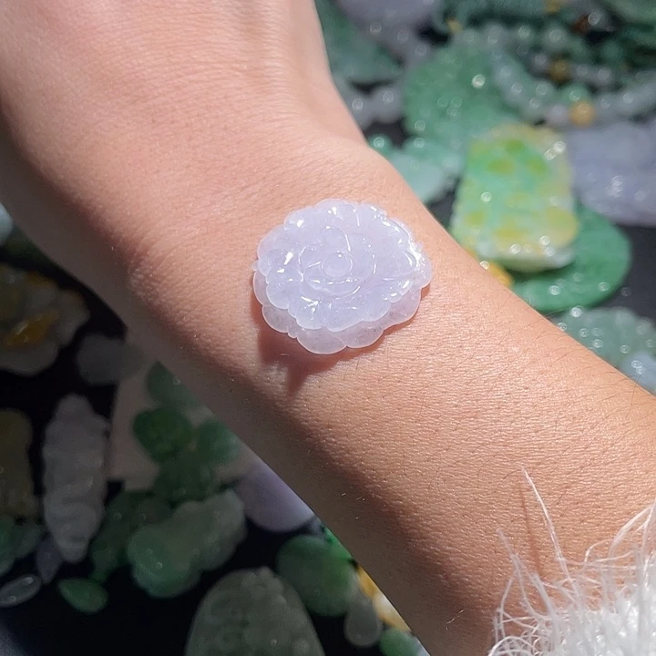 颈饰未镶嵌翡翠天