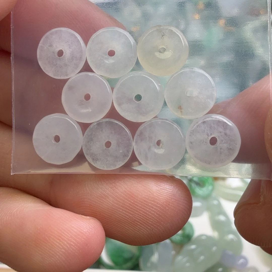 翡翠未镶嵌颈饰19