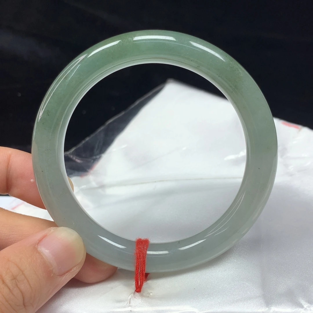 翡翠手镯（圆镯）未镶嵌57.5