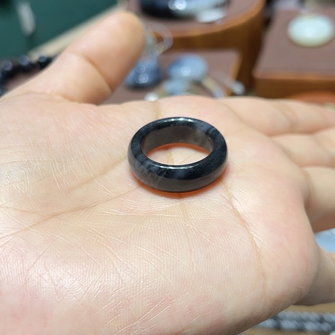 爱***鼠和田玉（糖玉）未镶嵌颈饰