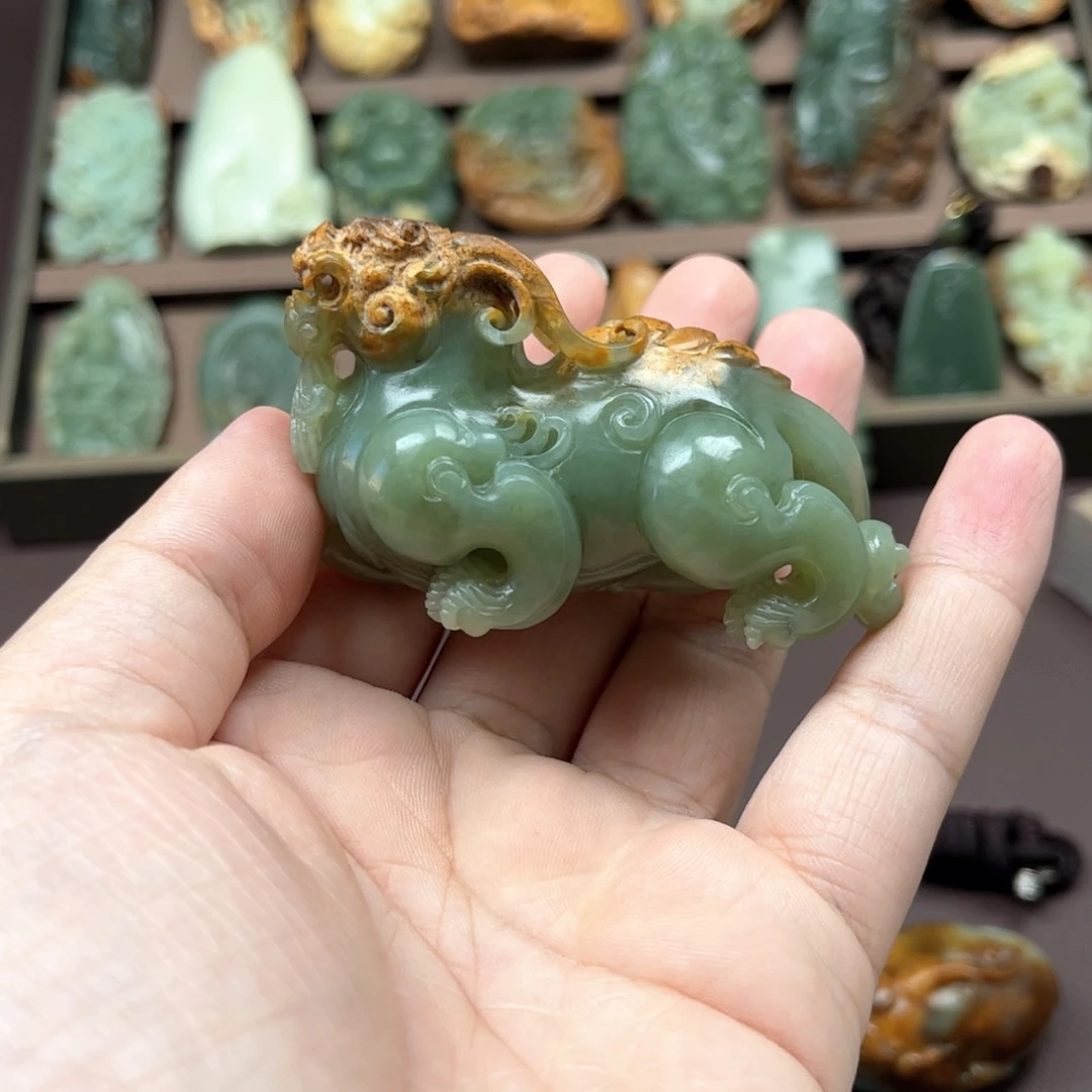 y***1岫岩河磨玉（透闪石质玉）未镶嵌把件