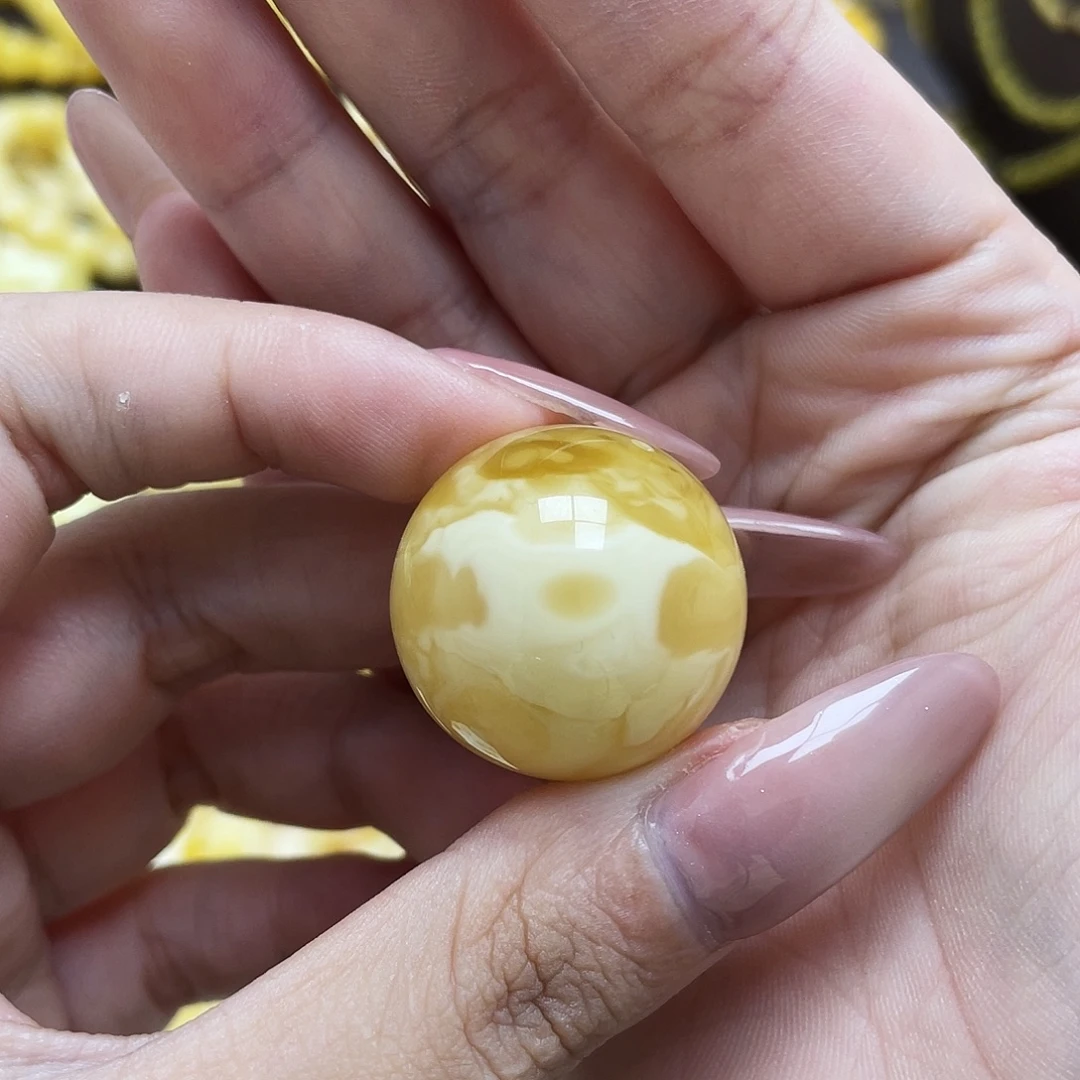 琥珀未镶嵌裸石25mm