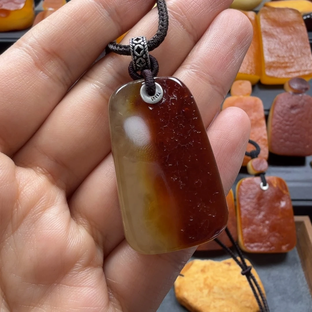 未镶嵌吊坠(赠链)琥珀