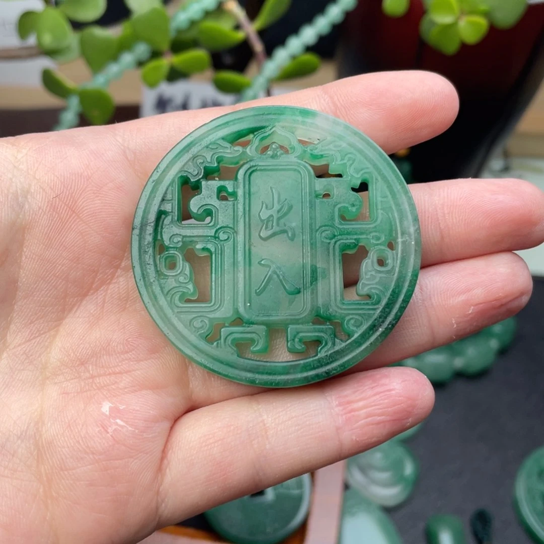 石英质玉颈饰未镶嵌宠****鹰