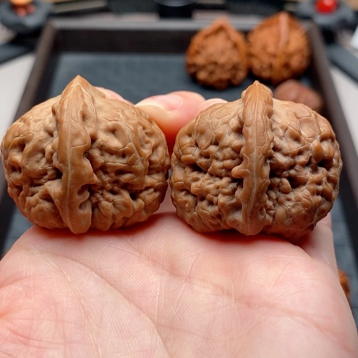 文玩核桃把件金字塔