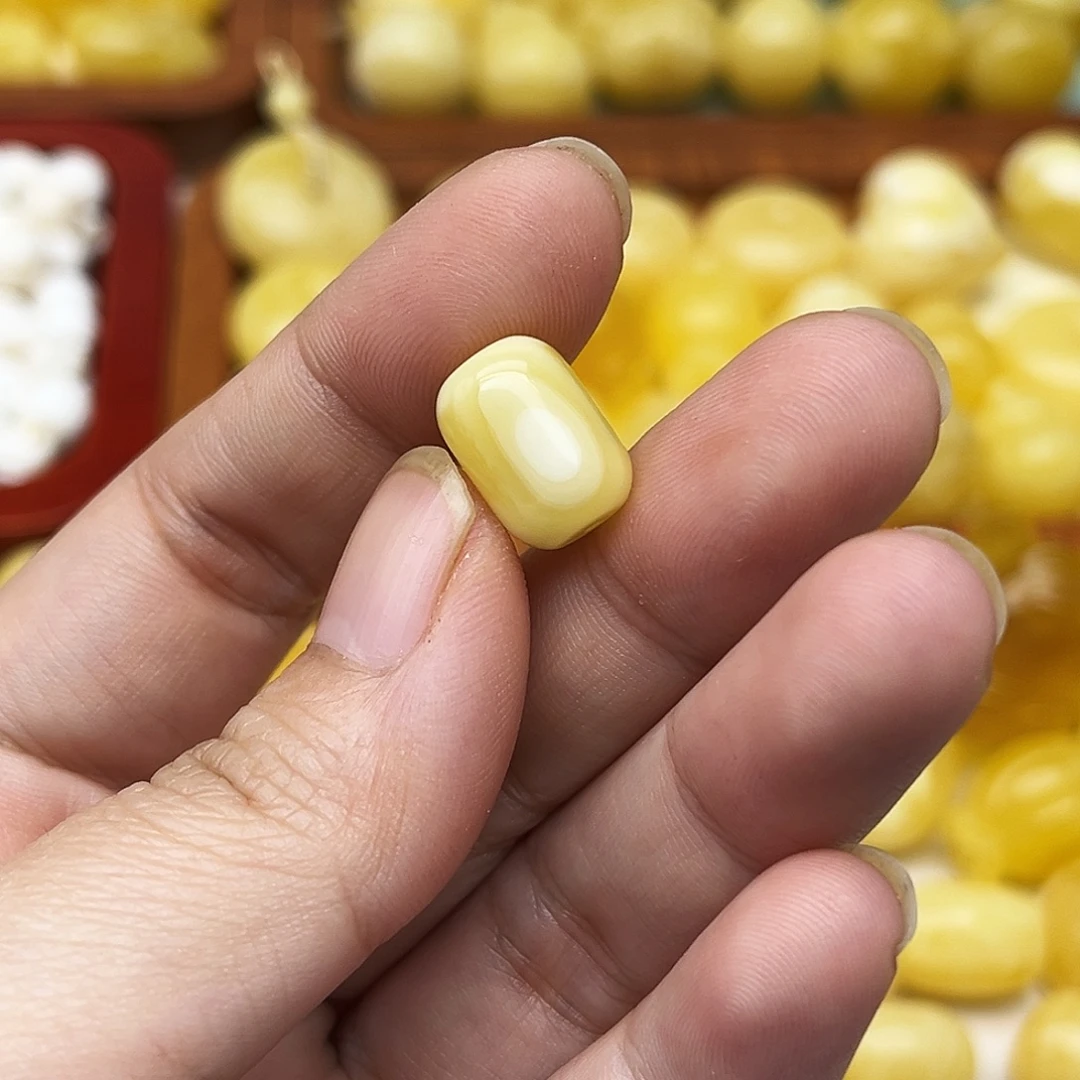蜜蜡未镶嵌裸石配饰