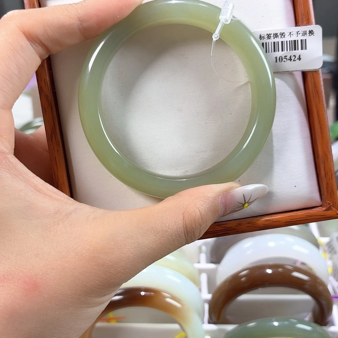 和田玉手镯未镶嵌56