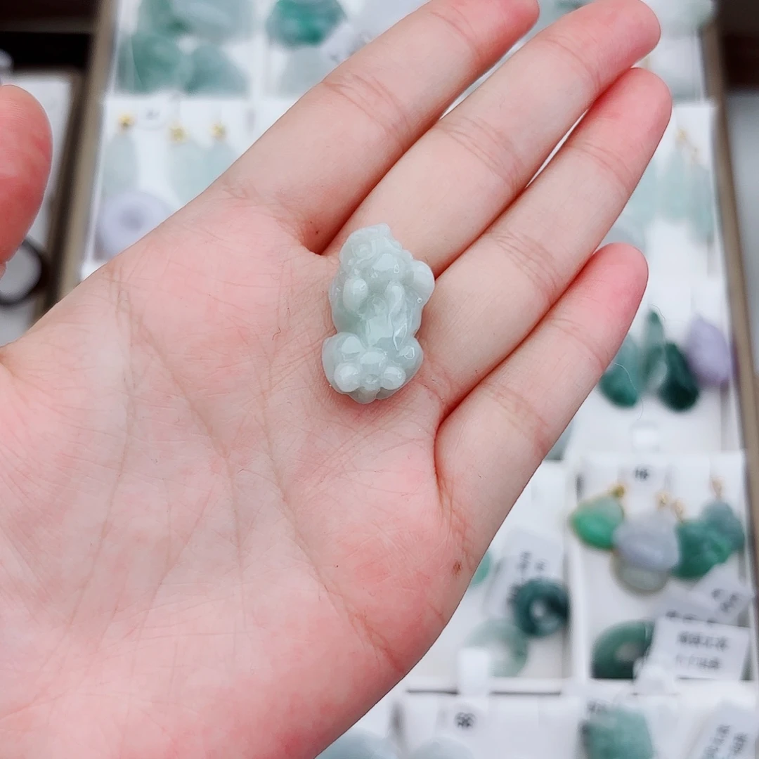 翡翠颈饰未镶嵌W*Y貔貅