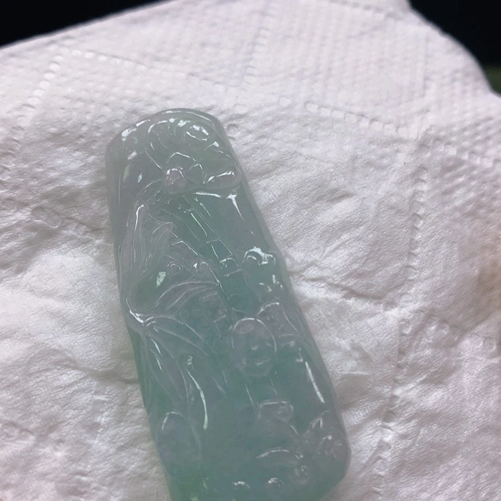 翡翠未镶嵌挂件翡翠