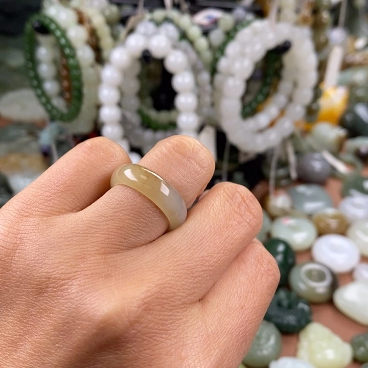 和田玉未镶嵌颈饰予