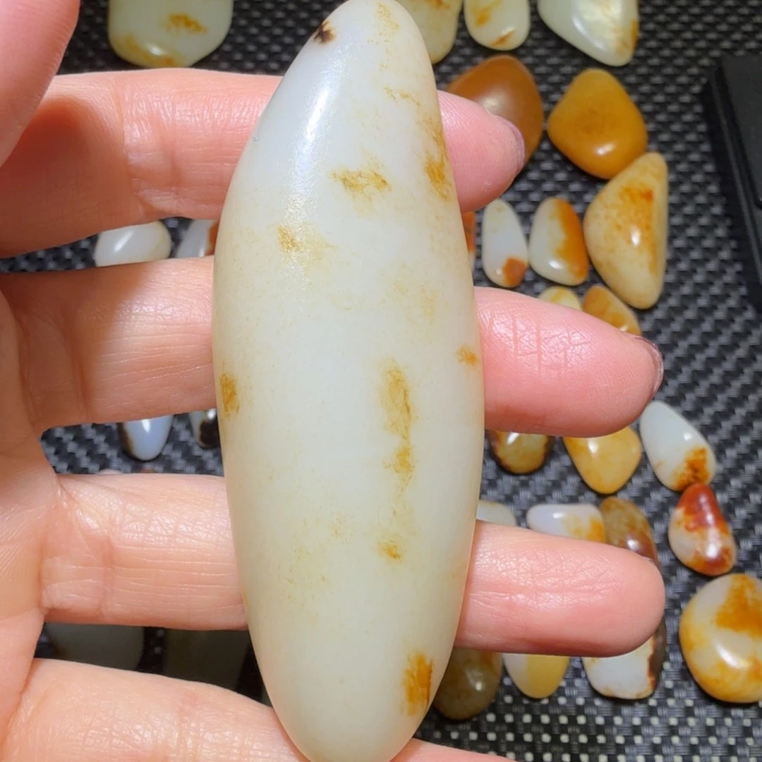 和田玉（糖玉）吊坠(不含链)未镶嵌