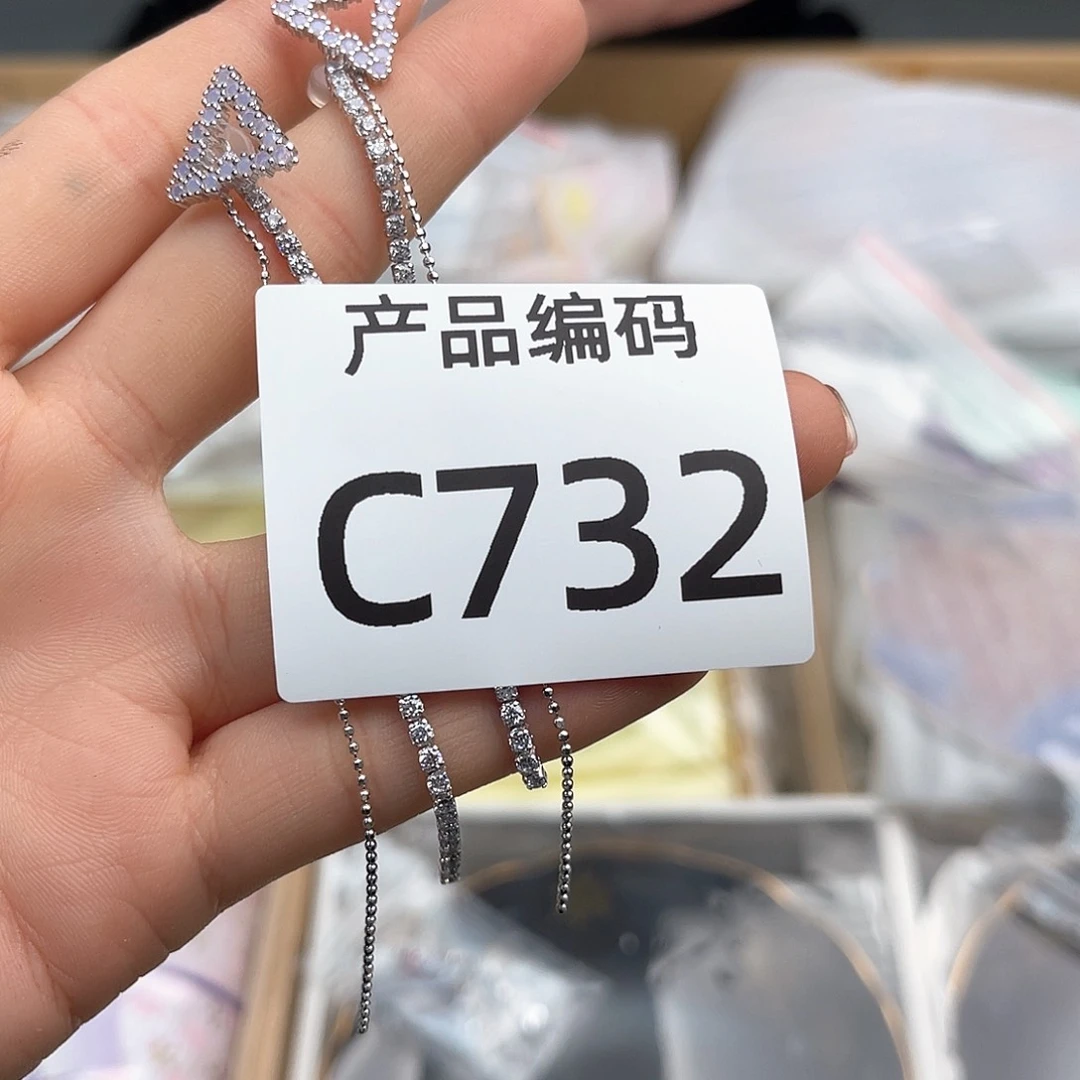 瓷片哦哦哦哦哦哦