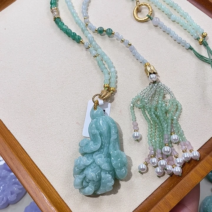 翡翠未镶嵌颈饰翡翠吊坠