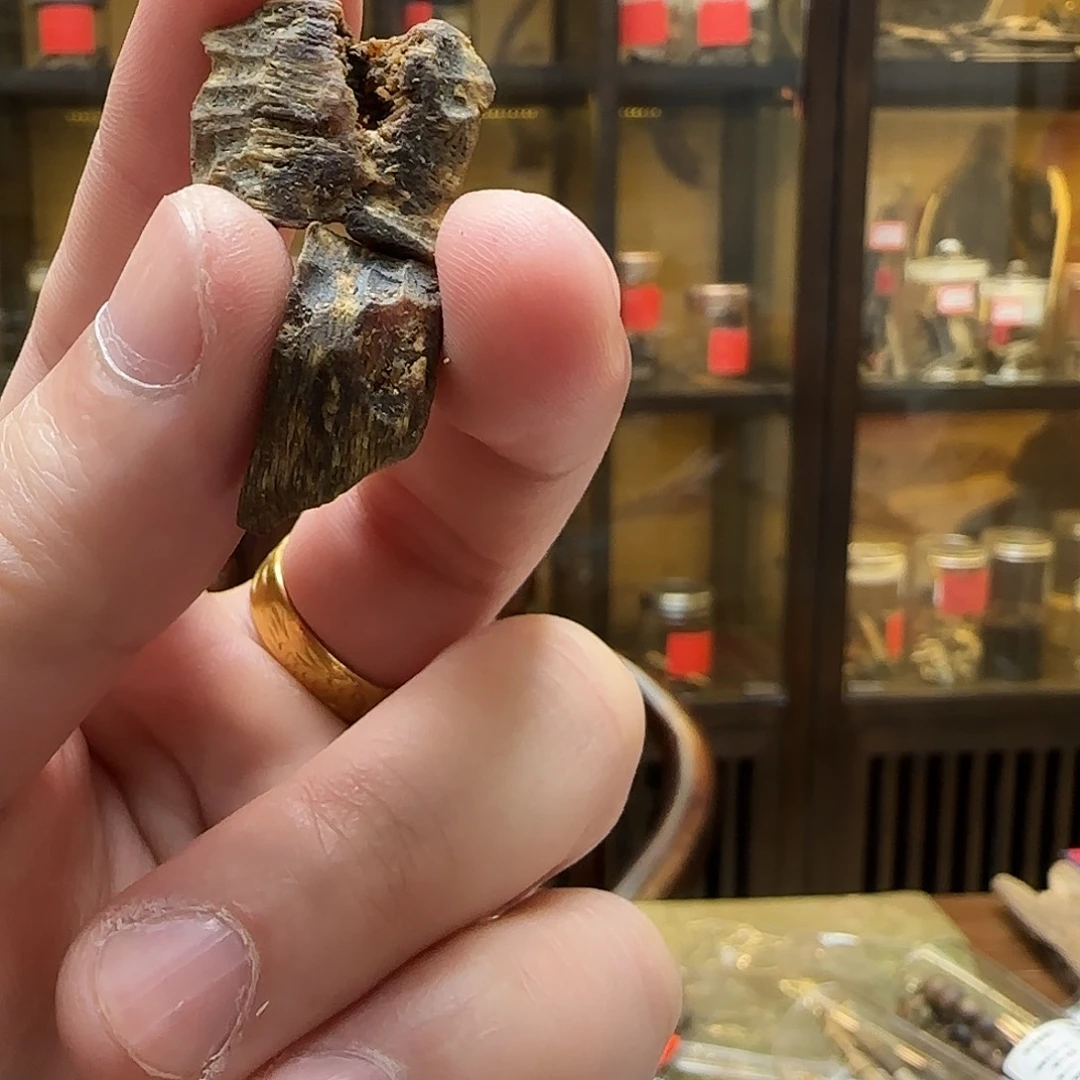 沉香沉香碎屑老白棋块料2g
