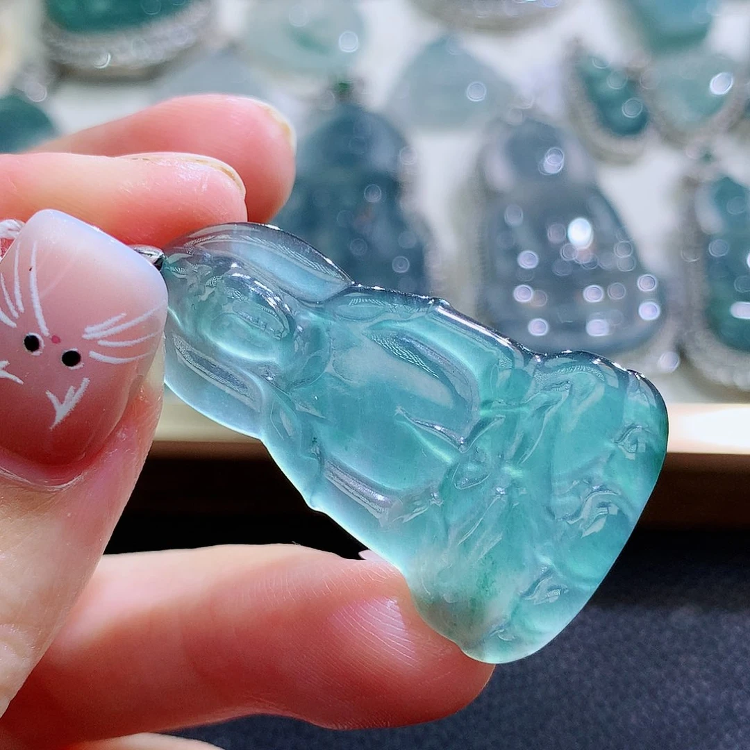 翡翠挂件未镶嵌翡翠