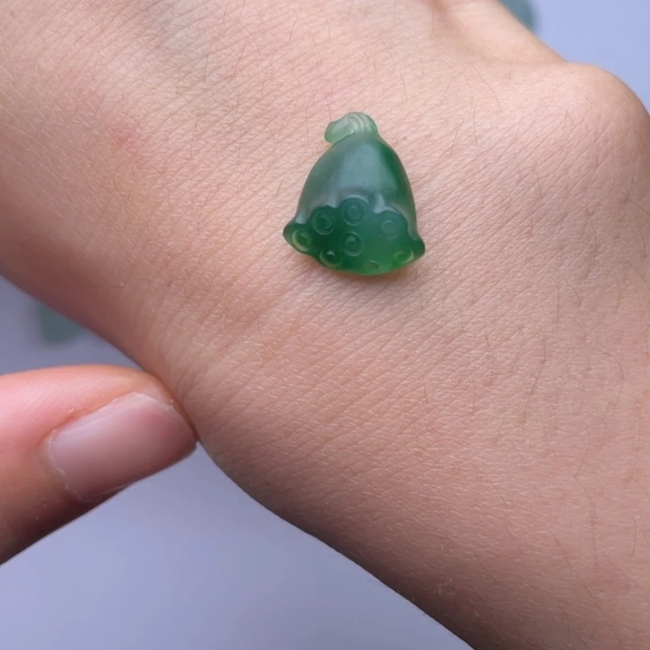 未镶嵌定制翡翠天然翡翠A货莲蓬