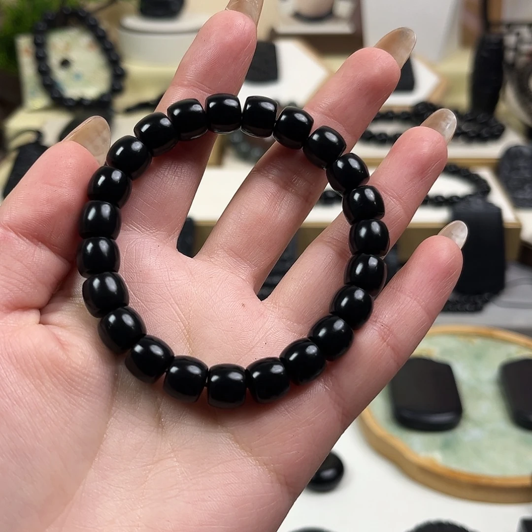 和田玉（墨玉）未镶嵌颈饰卡10直切天花板