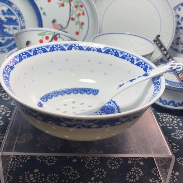 青花玲珑8寸牡丹汤碗一个汤勺