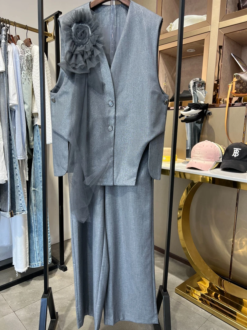 【T.T】25款法式立体花朵设计小香风套装v领马甲阔腿裤两件套