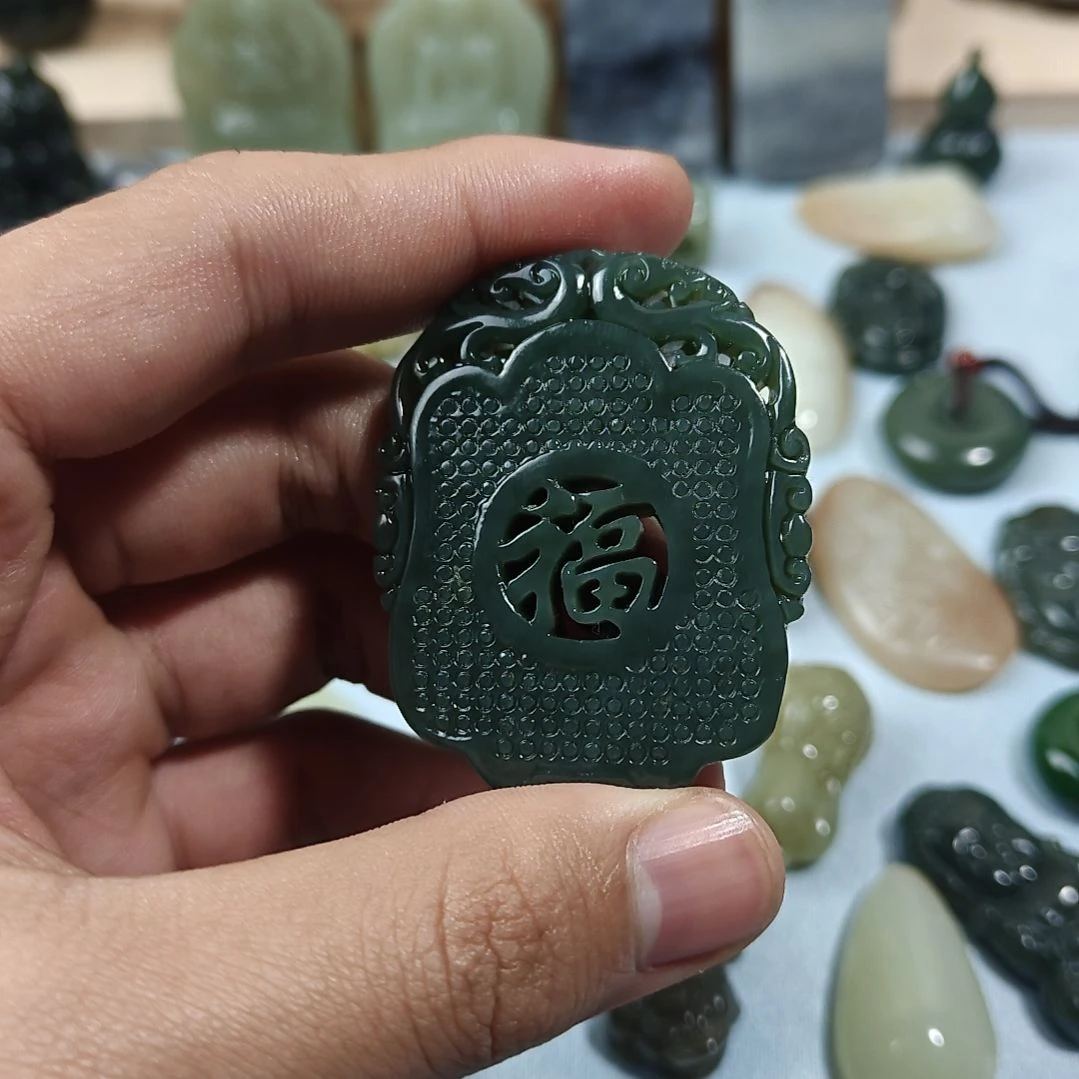 和田玉未镶嵌挂件