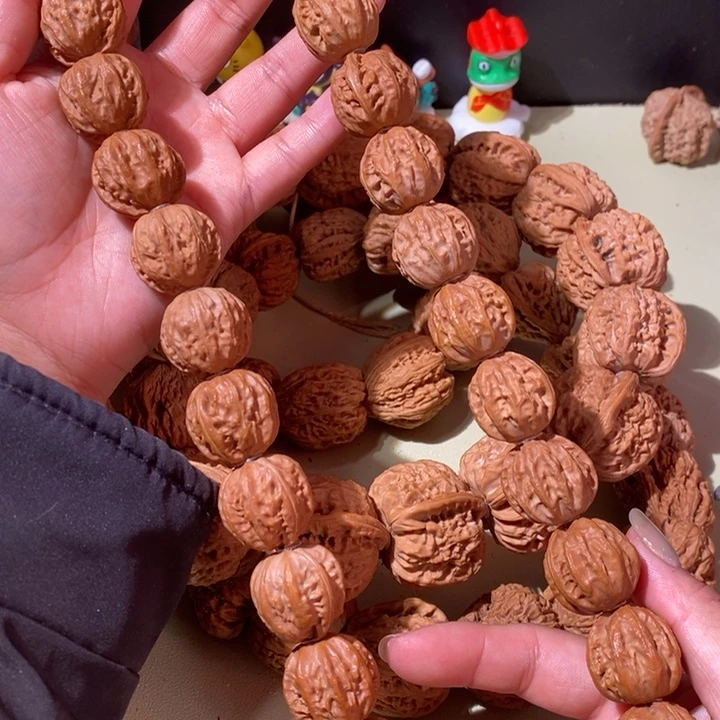 文玩核桃手串……19