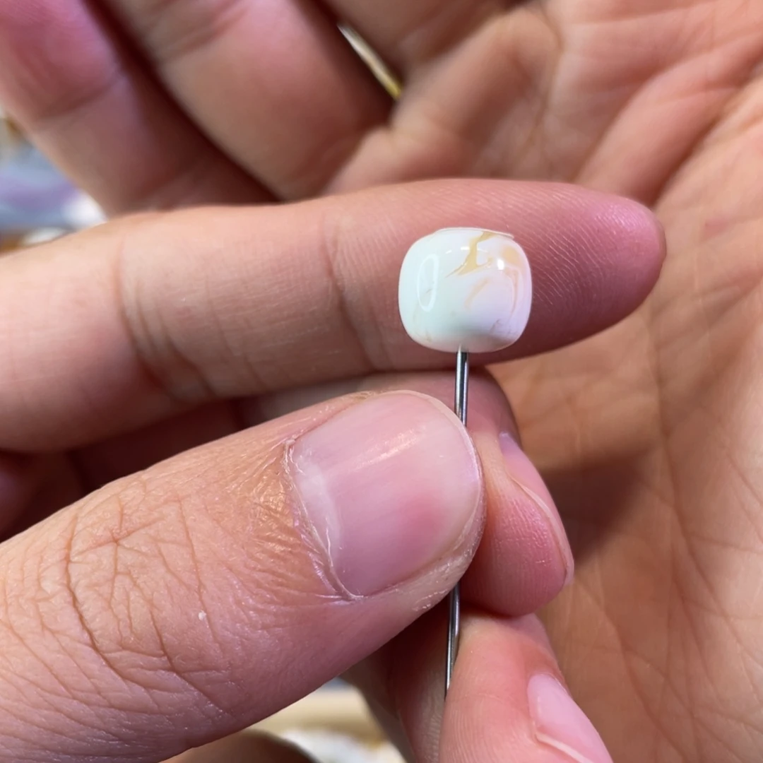 琥珀未镶嵌裸石10mm金漆白拉丝老型单珠