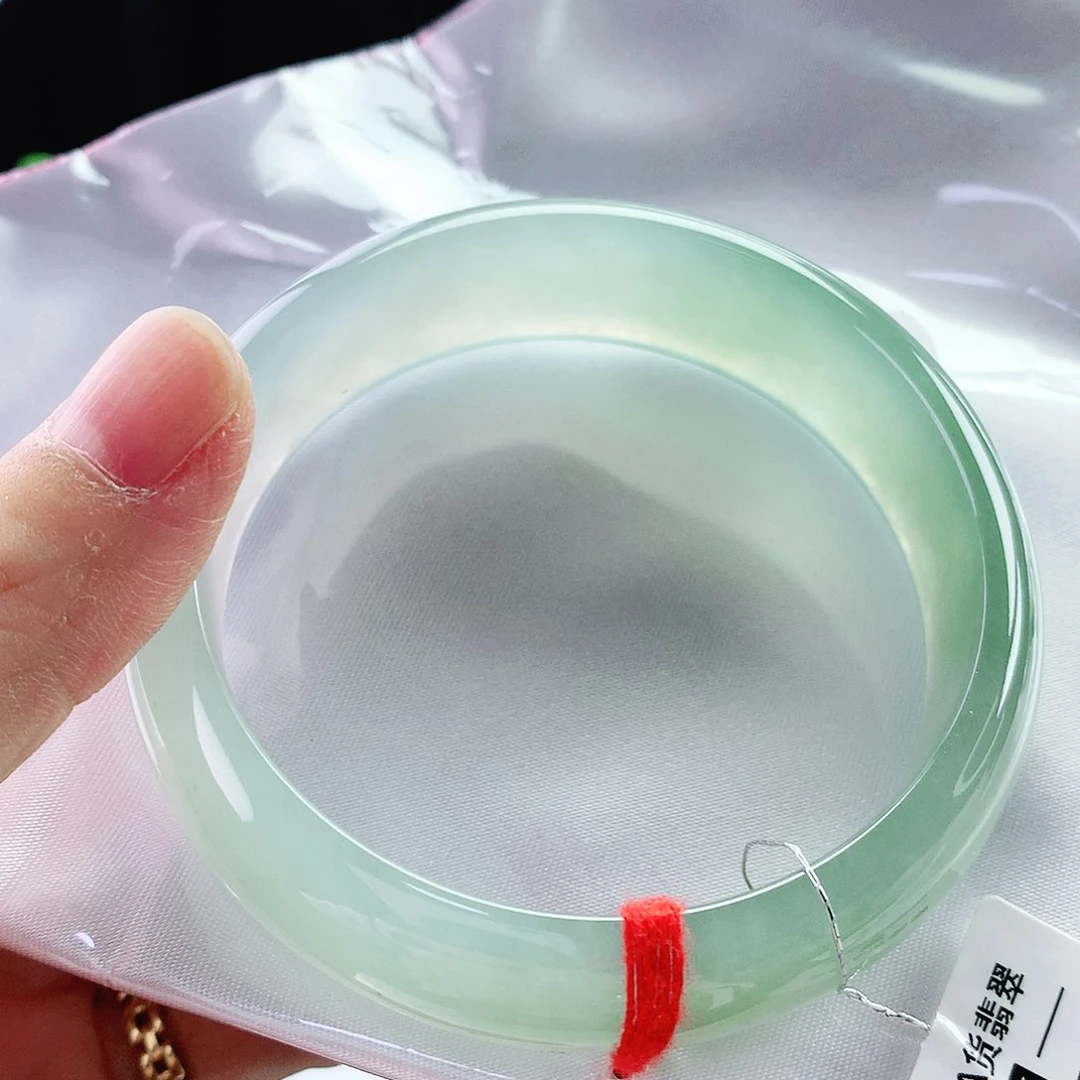 翡翠手镯未镶嵌58轮胎