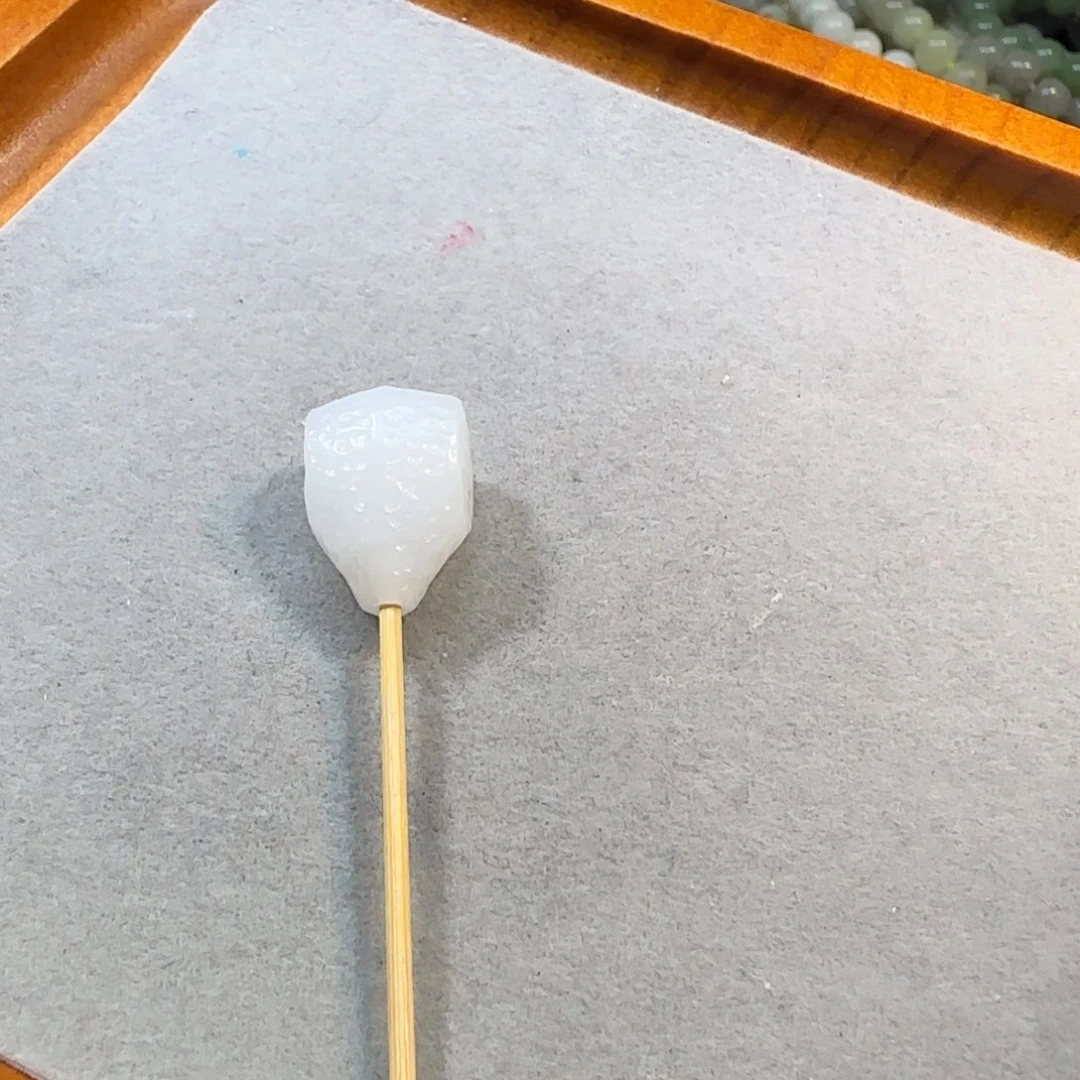 和田玉未镶嵌颈饰鲨鱼背三通