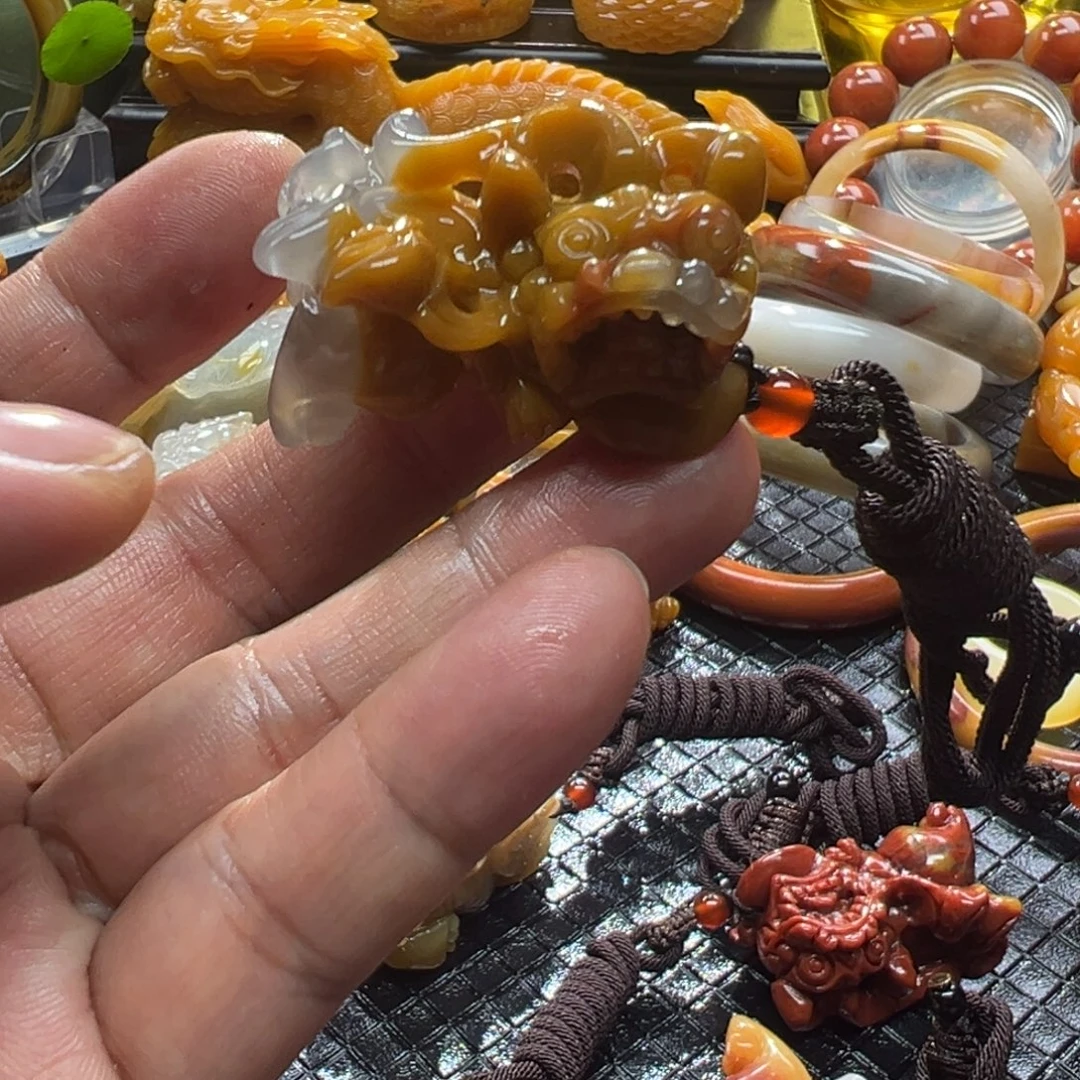 石英质玉未镶嵌颈饰