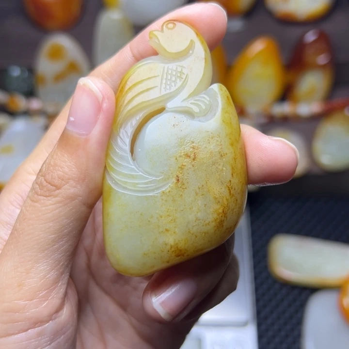 和田玉未镶嵌颈饰