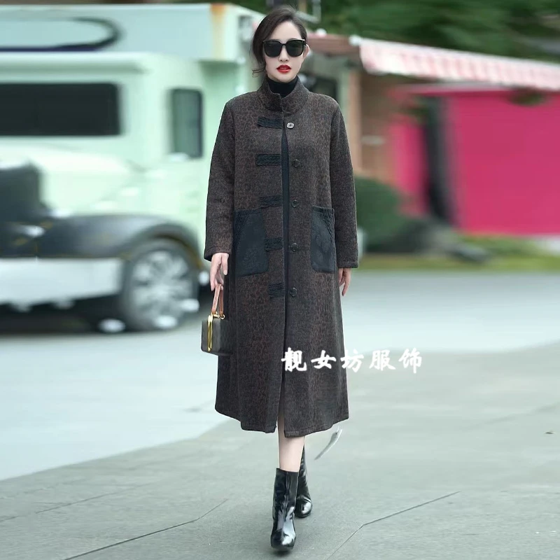 阔太太秋装大码风衣外套新中式洋气豹纹大衣时尚大码中老年妈妈装