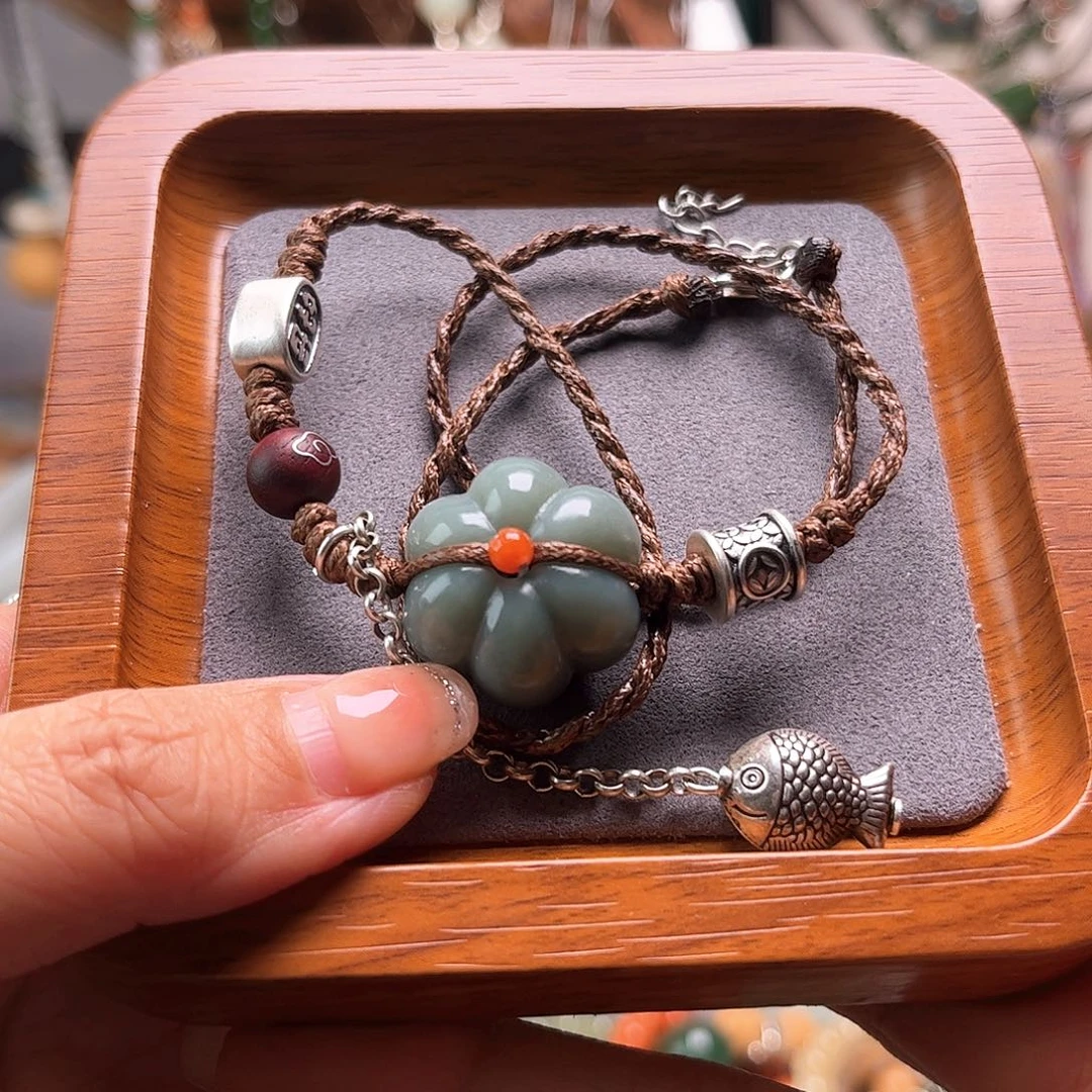 和田玉未镶嵌颈饰甯*