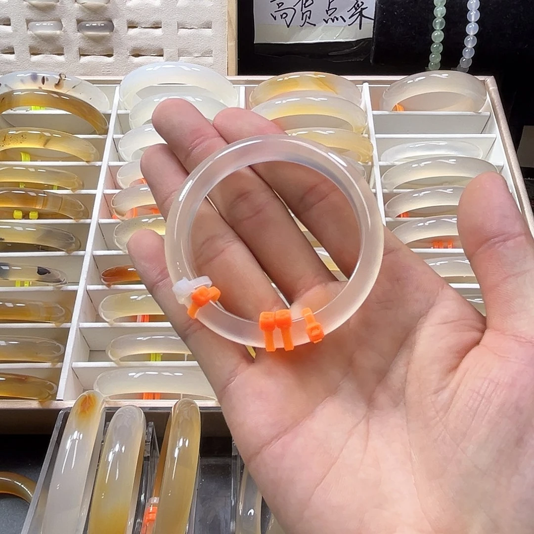 玛瑙/玉髓手镯未镶嵌逃***桃