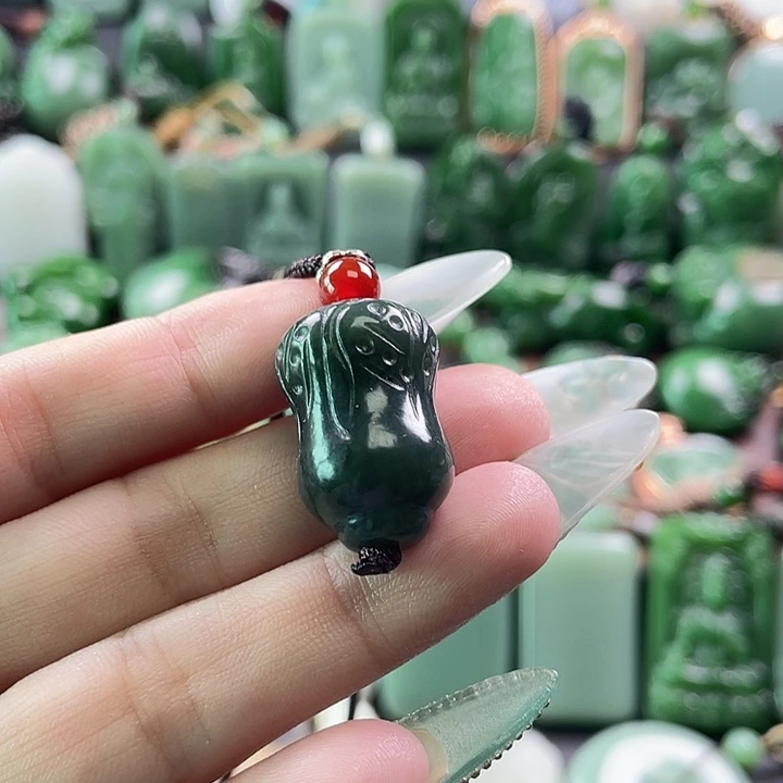 和田玉未镶嵌挂件不**心