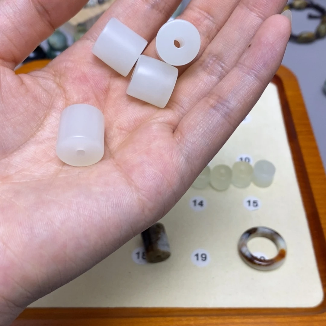 蛇纹石玉合金配饰等****者