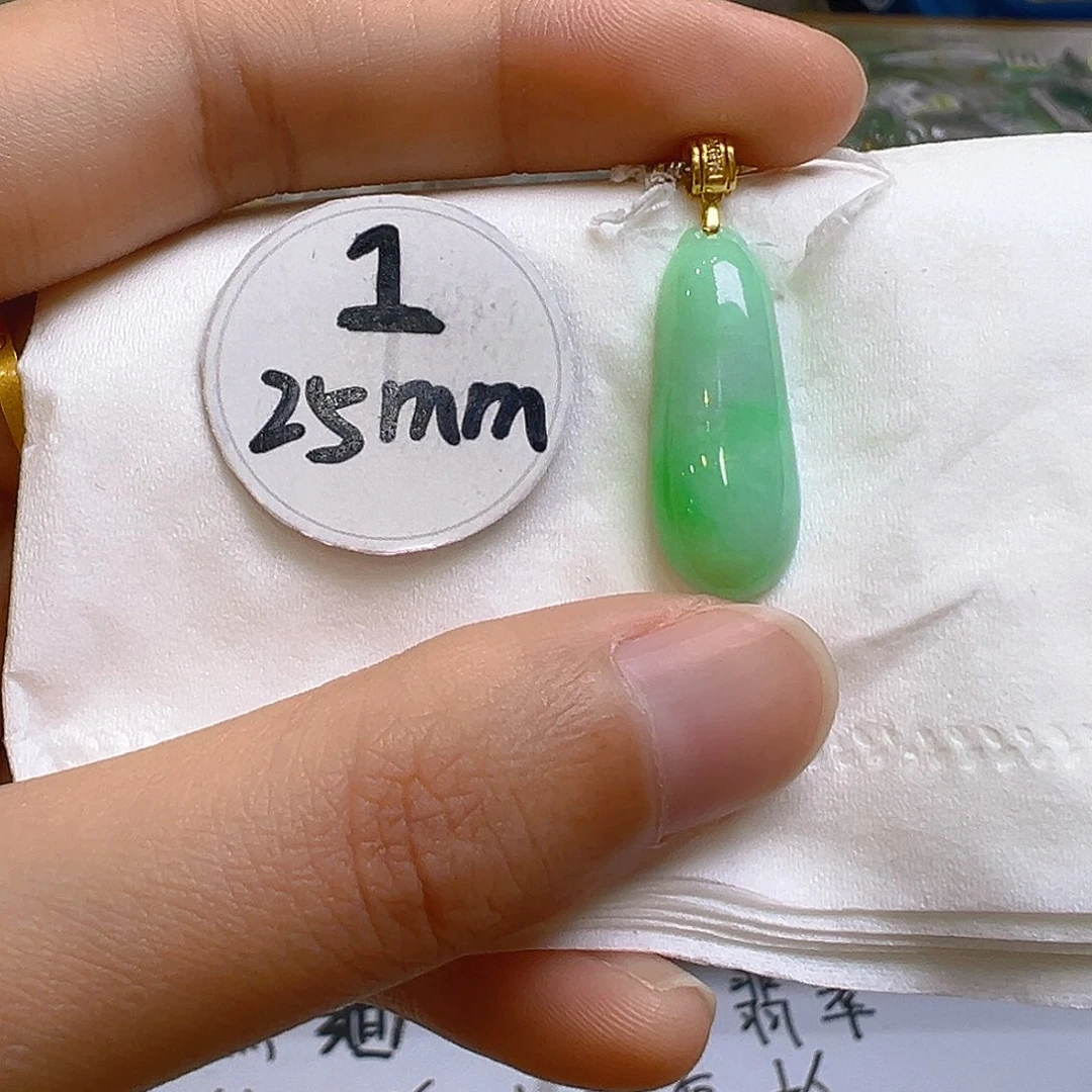 翡翠颈饰18K金镶嵌翡翠