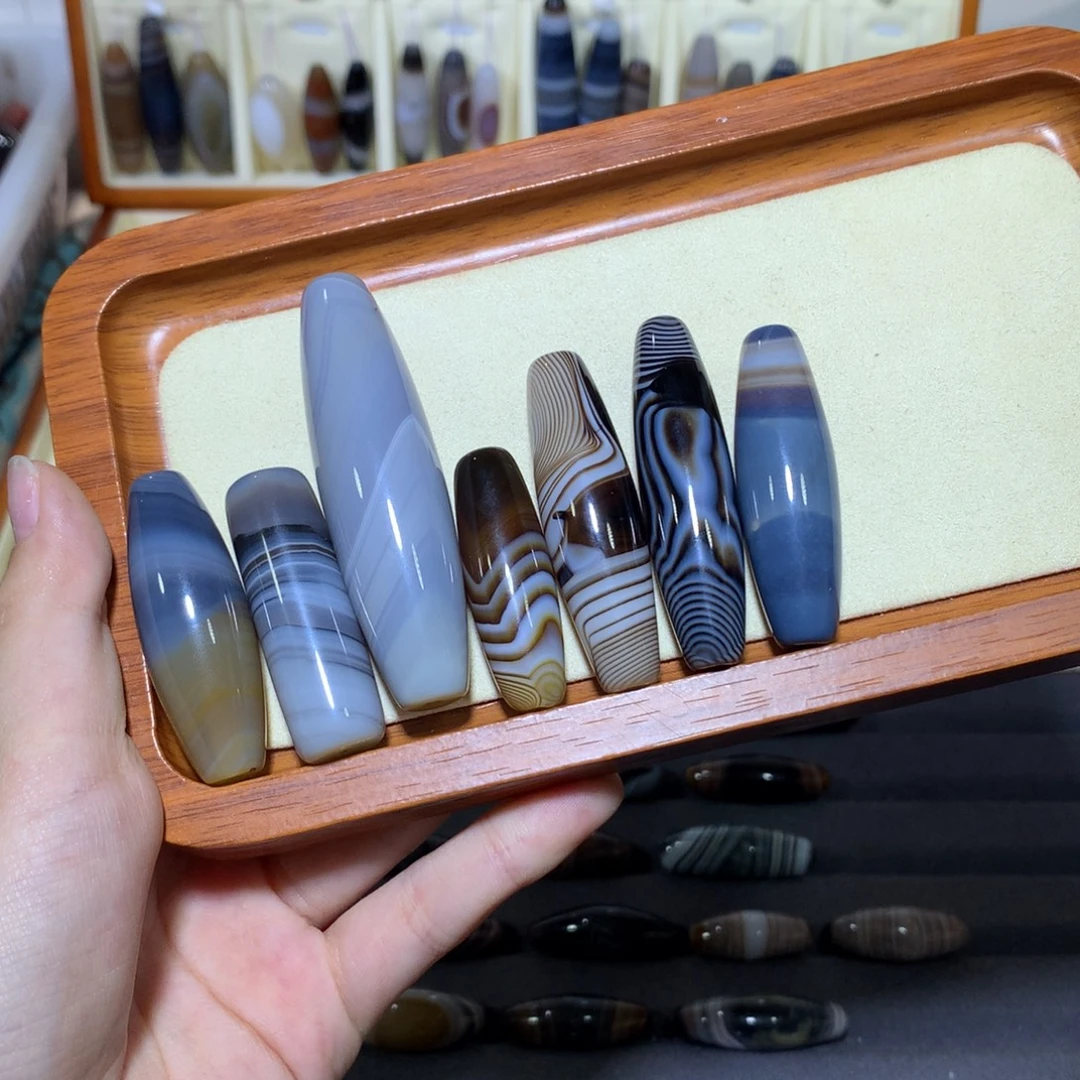 只***词玛瑙/玉髓未镶嵌颈饰