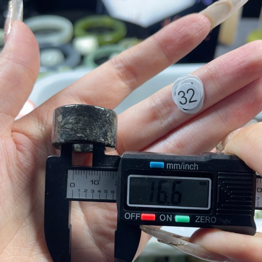 蛇纹石玉未镶嵌戒指