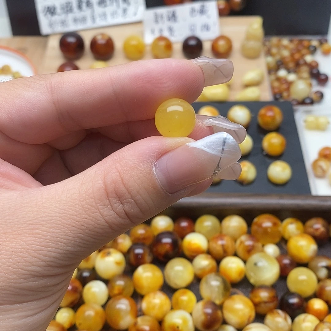 ば***み蜜蜡未镶嵌裸石蜜蜡