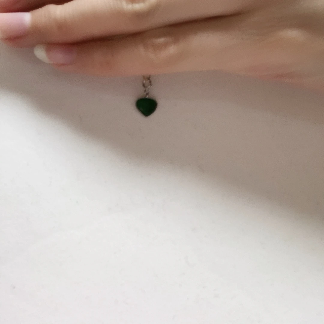 翡翠颈饰18K金镶嵌简单