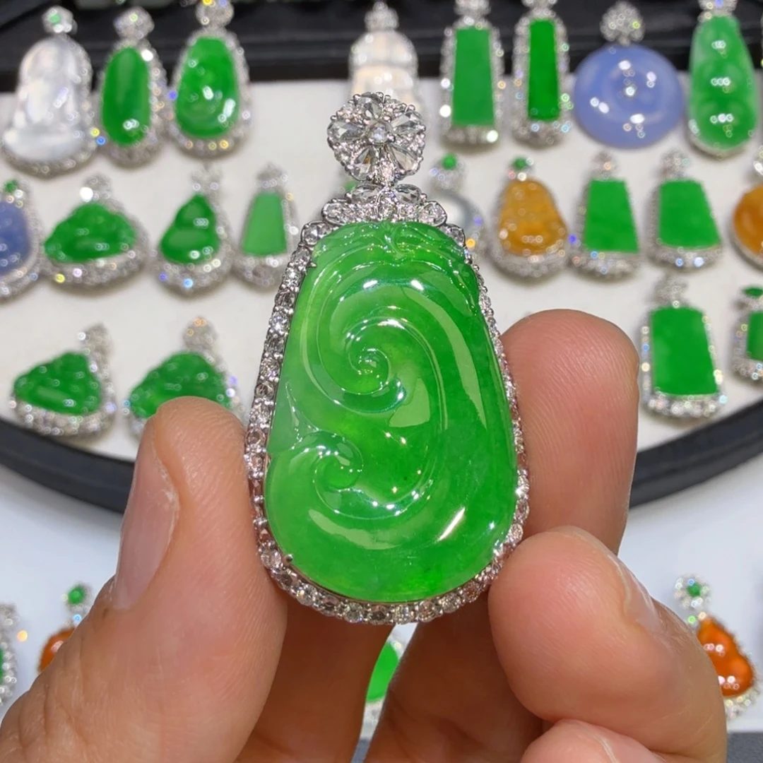 翡翠18K金镶嵌颈饰收到货48小时鉴赏期