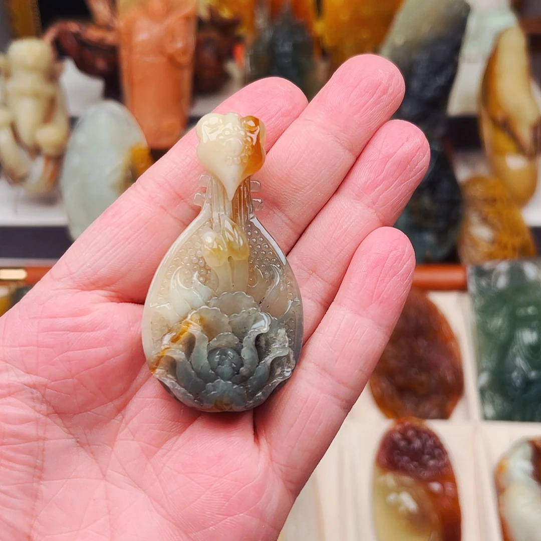 蛇纹石玉未镶嵌颈饰