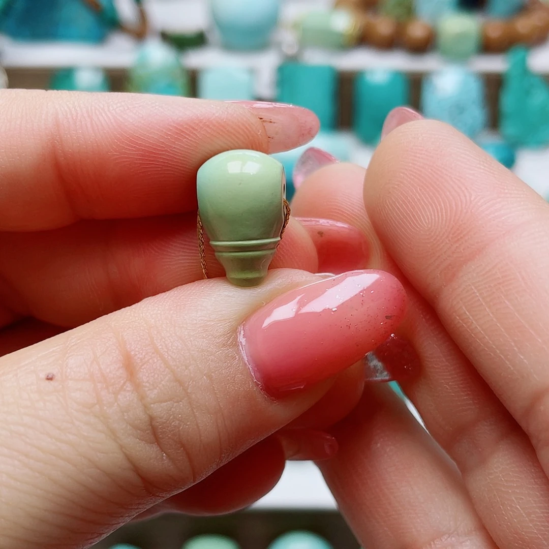 绿松石未镶嵌摆件