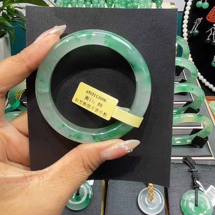 石英质玉（非洲翠）合金手镯