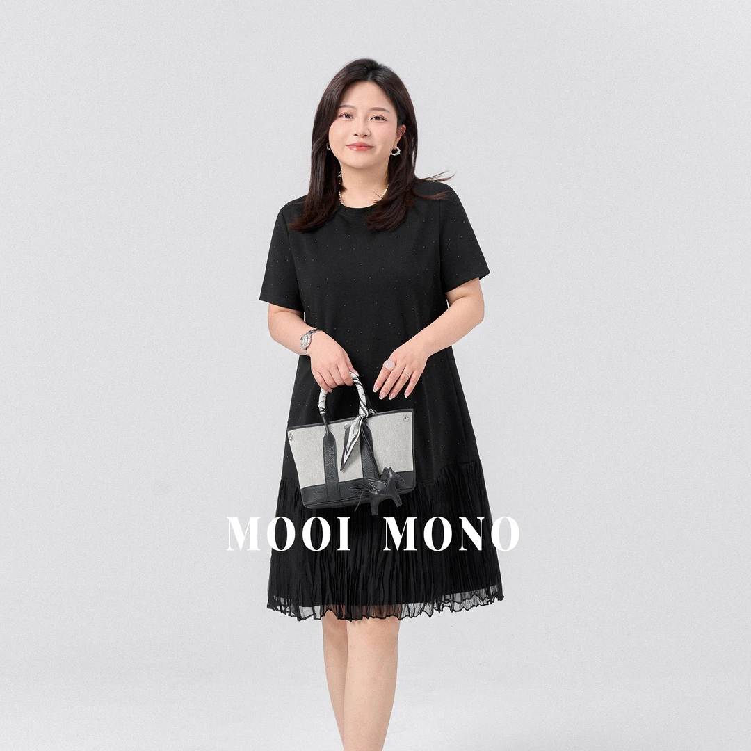 MOOI MONO"珠影"显瘦设计感拼接压皱气质烫钻短袖连衣裙 L860H52