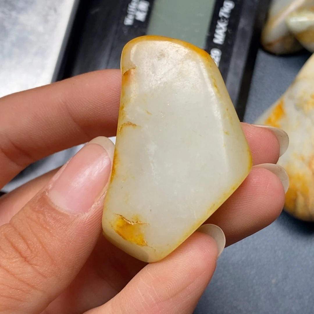 和田玉（糖玉）未镶嵌挂件