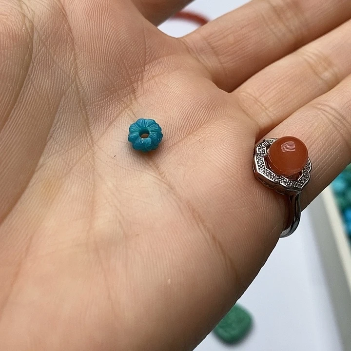 南红玛瑙未镶嵌珠宝奇石