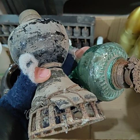 过***卒陶瓷精美摆件（不退换，微瑕疵）