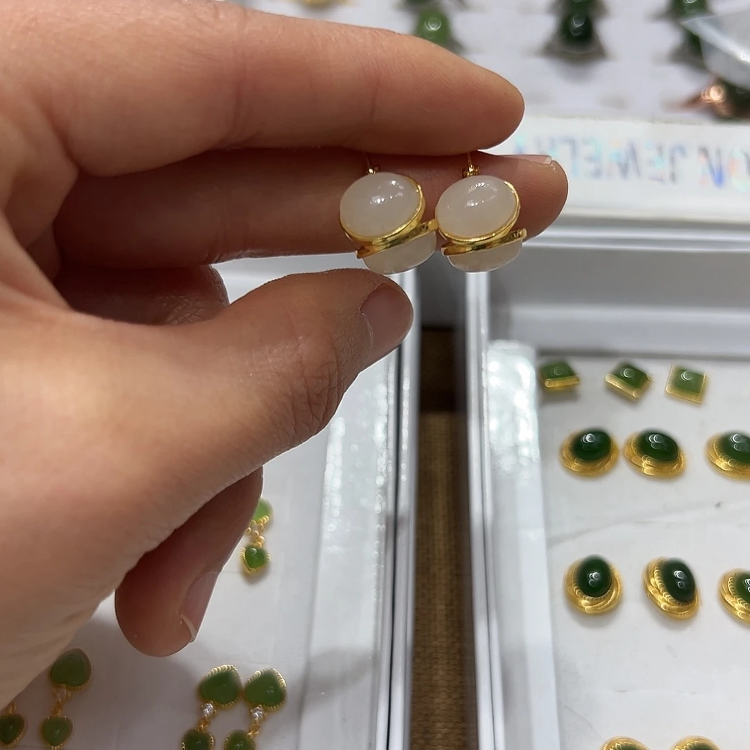 和田玉耳钉银S925镶嵌艾**景